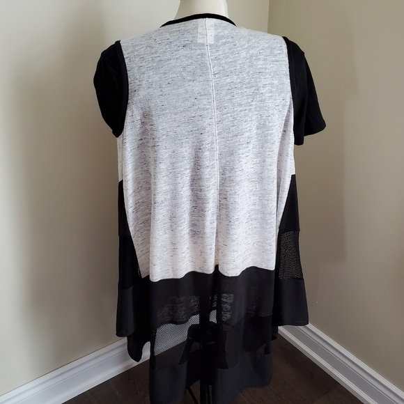 Dolcezza Black-White Open Front Sleeveless Cardigan Size Medium - Picture 4 of 6
